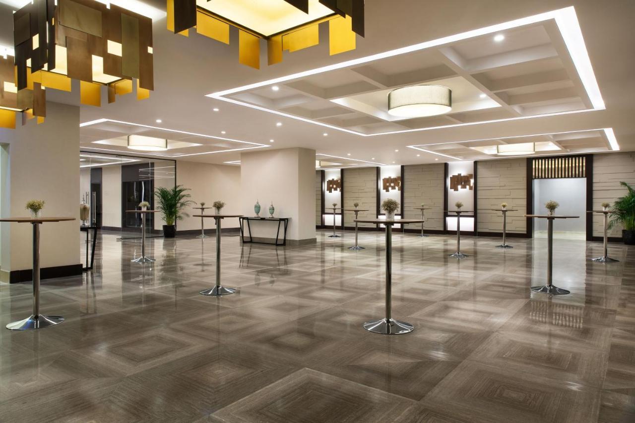 Sheraton Istanbul City Center Exterior foto