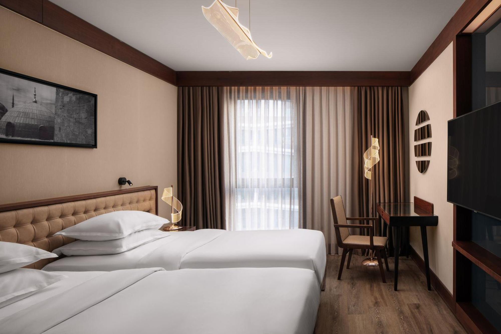 Sheraton Istanbul City Center Exterior foto